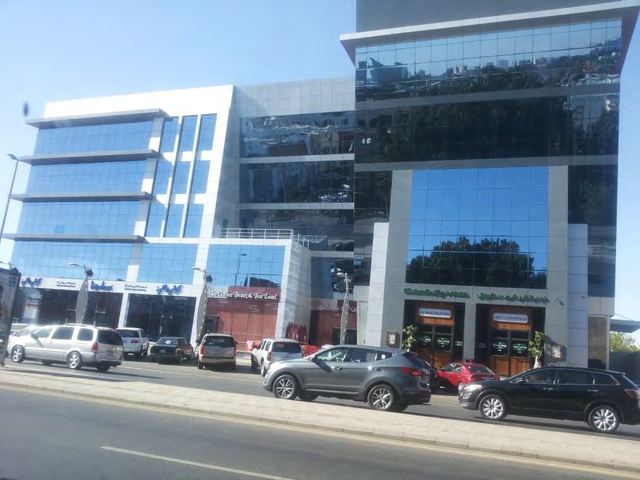Commercial Building — Finishing & MEP